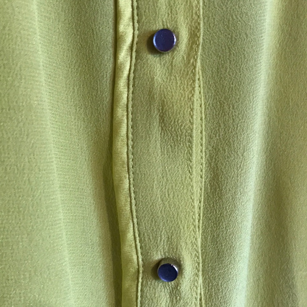 Trina Turk Citron Silk Tank w/ Silver buttons - Picture 3 of 6